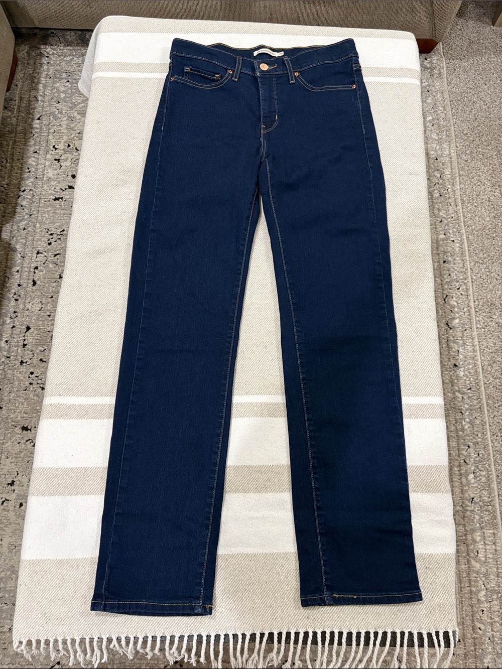 Levi's 314 Shaping Straight 29 Women's 5 Pocket Jeans Never Worn